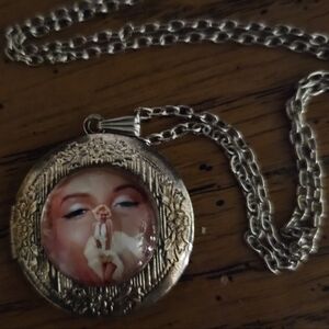 NEW Marilyn Monroe Necklace
